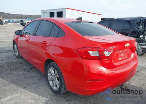 2019 Chevrolet Cruze Ls z USA, uszkodzony, nr VIN 1G1BC5SM1K7126853